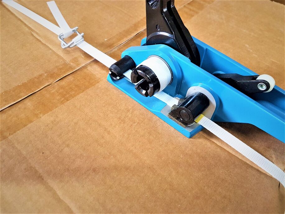 Как выбрать и купить инструмент для стреппинг ленты